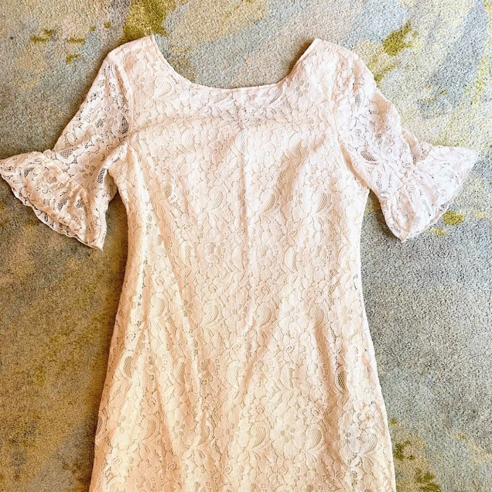 Beautiful lace shift dress